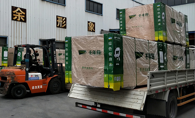 2020年3月，千年舟集團9000張板材、30000米龍骨馳援余杭良渚新城防疫復工項目。.jpg